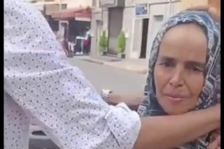فيديو مؤثر لسيدة تريد التبرع بخاتم من ذهب لضحايا الزلزال