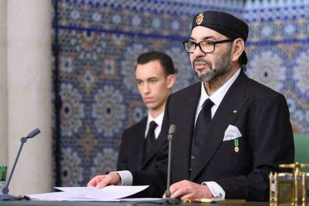 الملك محمد السادس يأمر بإعادة بناء 50 ألف منزل وتقديم دعم مالي مباشر للأسر وتكفل الدولة باليتامى