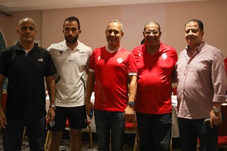 سفير المغرب بغينيا يزور بعثة الوداد الرياضي
