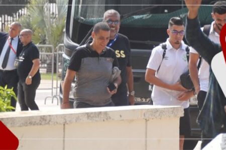 بحضور صابر بوغرين والوافدين الجدد .. بودريقة يتقدم لاعبي الرجاء لحظة وصولهم الى دونور