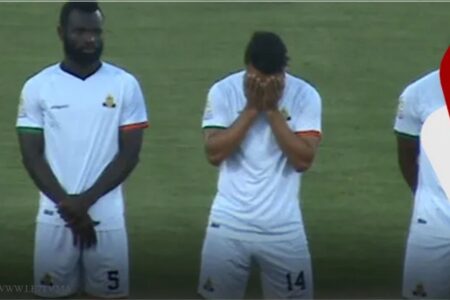 لاعبو الجيش الملكي ون.الزمامرة يقرؤون الفاتحة ترحما على ضحايا الزلزال