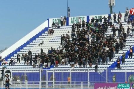 تشجيعات واهازيج رائعة لجماهير الدفاع الحسني الجديدي خلال مواجهة الراسينغ البيضاوي