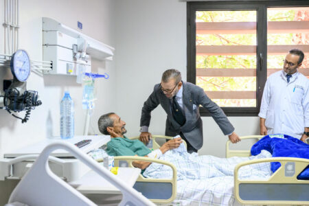 الملك محمد السادس يتبرع بمئة مليار سنتيم
