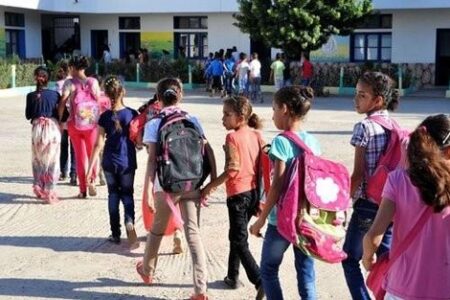 التلاميذ يتلون الفاتحة في المدارس ترحما على ضحايا الزلزال