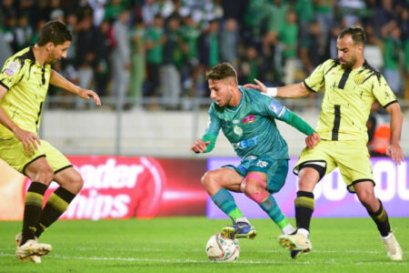 الطاقم التحكيمي للقاء الرجاء الرياضي والمغرب الفاسي