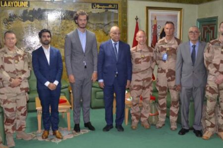 رئيس جماعة العيون يستقبل وفدا ديبلوماسي و ملحقيين عسكريين عن السفارة الفرنسية