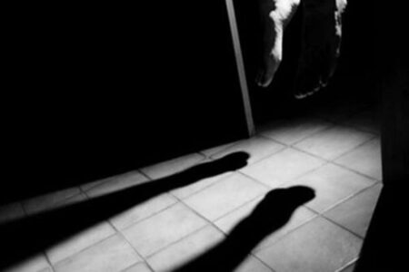 شابة تقدم على الإنتحار بطريقة مأساوية