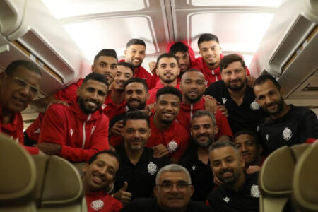 طباخ ورجال أمن خاص يرافقون بعثة الوداد إلى نيجيريا