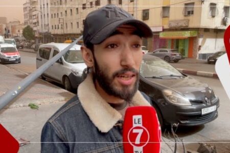 سقوط أعمدة كهربائية على سيارات بحي الإدريسية … أحد المتضررين يكشف حجم الأضرار
