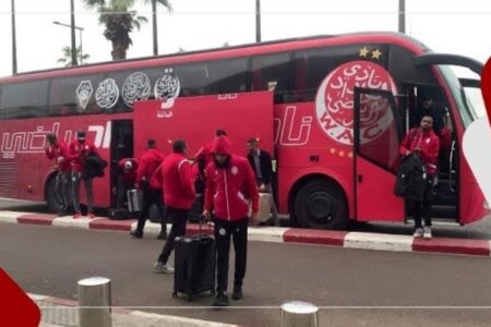الوداد يشد الرحال صوب تونس تأهبا لمواجهة الترجي في إياب نصف النهائي الدوري الإفريقي
