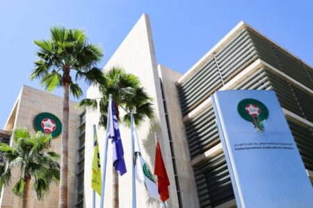 لجنة الأخلاقيات توقف مدربا بارز في البطولة الاحترافية