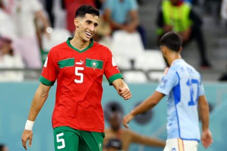 احتمالية عودة نايف أكرد لمعسكر “الأسود” في المعمورة بعد تماثله للشفاء 