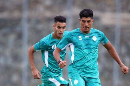 لاعب جديد يعزز التدريبات الجماعية لنادي الرجاء الرياضي