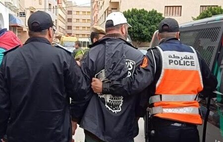 توقيف شخصين من ذوي السوابق انتحلا صفة شرطيين