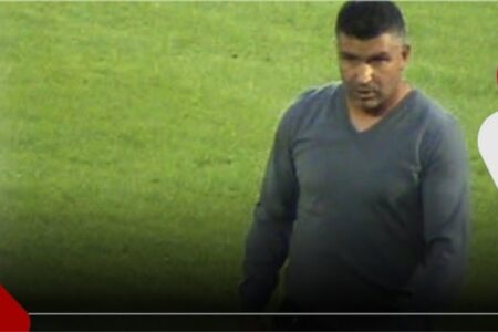 على أعصابه… هكذا تفاعل ” بوشعيب المباركي ” مع أطوار مباراة الرجاء والشباب السالمي