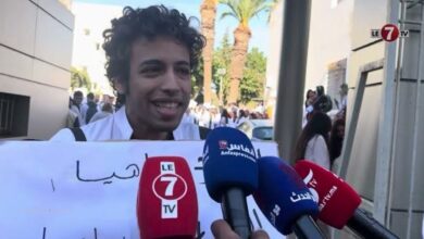 Photo of طلبة طب الأسنان يحتجون ضد “غياب الإنارة وكراسي العلاج” ويطالبون بتحسين جودة التكوين