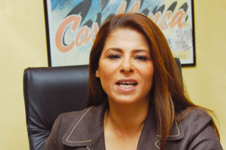 سميرة سيطيل خبيرة في التواصل على رأس سفارة المغرب بباريس