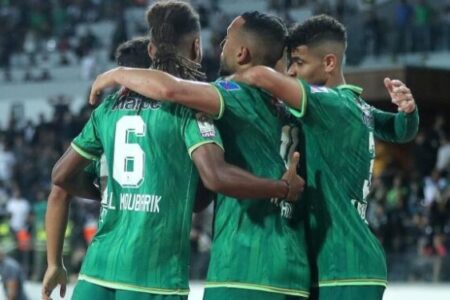 لاعب رجاوي بارز يغيب لمدة طويلة عن الميادين للإصابة 