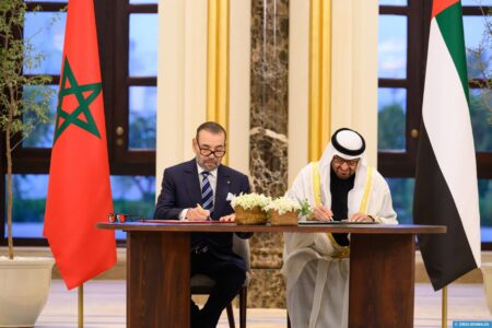 صاحب الجلالة الملك محمد السادس يجري مباحثات على انفراد مع رئيس دولة الإمارات العربية المتحدة