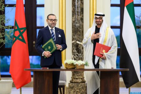 جلالة الملك والرئيس الإماراتي يترأسان مراسم تبادل العديد من مذكرات التفاهم الموقعة بين المملكة المغربية ودولة الامارات العربية المتحدة