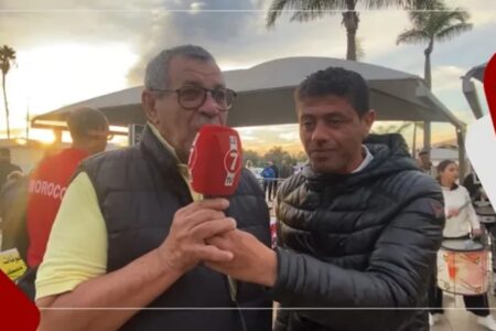 عضو جامعي سعيد وفخور بشبان المغرب بعد صعودهم للبوديوم في بطولة العالم