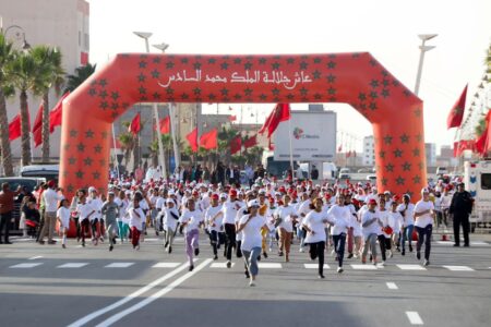 الرياضة للجميع: مباراة استعراضية بين قدماء لاعبي الفريق الوطني لكرة القدم والجيش الملكي وسباق ” خطوات النصر النسائية” بالسمارة نهاية الأسبوع