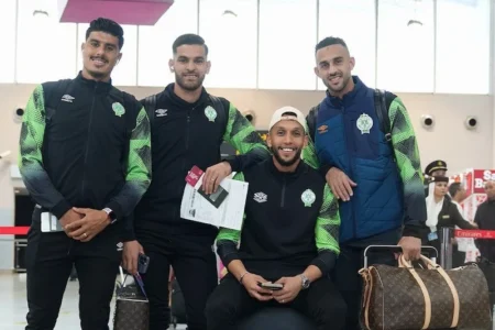 الرجاء الرياضي يتلقى عرضا مغريا لتسريح مدافع بارز