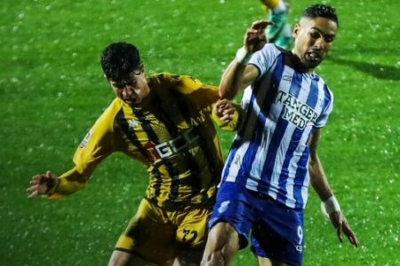 المغرب الفاسي يعلن أثمنة تذاكر قمته أمام اتحاد طنجة