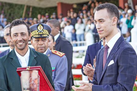 المباراة الرسمية للحرس الملكي في القفز على الحواجز بالرباط.. الفارس علي الأحرش يفوز بالجائزة الكبرى لصاحب الجلالة الملك محمد السادس