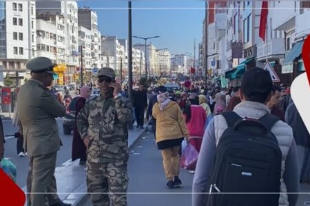 اكتظاظ غير مسبوق تعرفه قيسارية “كراج علال” و السلطات المحلية تسهر على تنظيم المكان