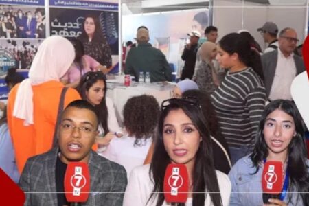 طلبة المعهد العالي للصحافة والاتصال: كاين إقبال كبير على رواق المعهد بالملتقى الدولي للطالب