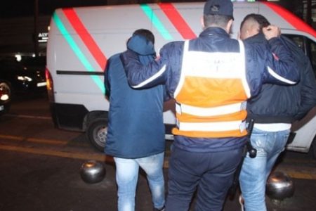 توقيف شخصين بتهمة ترويج المؤثرات العقلية