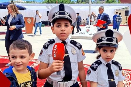 أطفال صغار يخلقون الحدث بالعاصمة العلمية خلال الذكرى الـ68 لتأسيس المديرية العامة للأمن الوطني