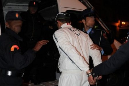 توقيف سبعة أشخاص للاشتباه في ارتباطهم بشبكة إجرامية تنشط في النصب والاحتيال وانتحال صفة ينظمها القانون