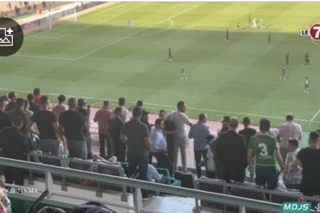 المدرجات تهتز بطريقة هستيرية … فرحة خيالية للجماهير الرجاوية بهدف التتويج بلقب كأس العرش