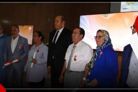 مراسيم توشيح مجموعة من الأساتذة بأوسمة شريفة بمناسبة الذكرى الـ25 لعيد العرش المجيد