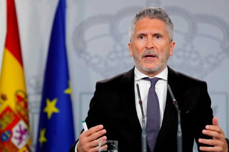 وزير الداخلية الإسباني يشيد بالتزام جلالة الملك بتنمية المغرب وتقدمه