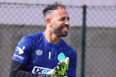 طبيب الرجاء يحدد مدة غياب الزنيتي عن الرجاء