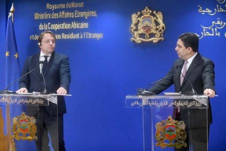 المفوض الأوروبي ” أوليفر فاريلي “: يجب الحفاظ على الإنجازات المحققة مع المغرب