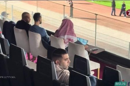 المعلق الإماراتي عبد الله الكعبي حاضر في قمة الوداد و اتحاد طنجة