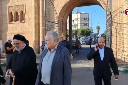 بحضور شخصيات رياضية وسياسية … مراسيم دفـ..ن اللاعب الدولي والسفير السابق “عبد القادر لشهب”