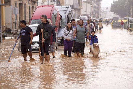 فقدان 20 مغربيا في فيضانات فالنسيا