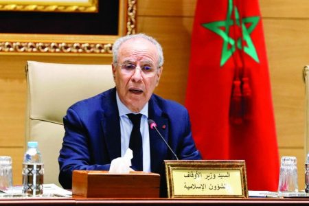 أحمد التوفيق يتباحث مع نظيره السعودي لتعزيز خدمات المعتمرين والزوار