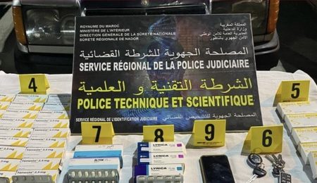 الناظور.. حجز 1160 قرصا طبيا وتوقيف شخص يشتبه في تورطه في قضية تتعلق بحيازة وترويج المخدرات والأقراص المهلوسة
