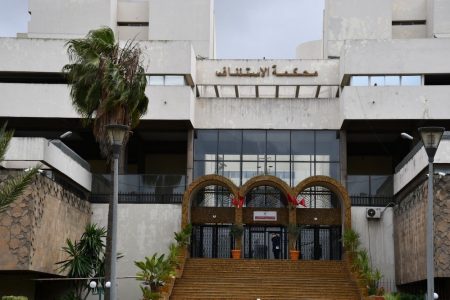 محكمة الاستئناف بالدار البيضاء ترفض تمتيع الضابط المتابع في “إسكوبار الصحراء” بالسراح المؤقت لحضور جنازة والدته