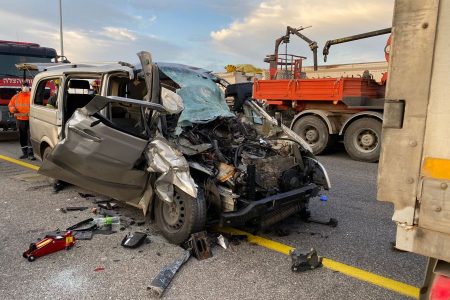 مصرع شابة وإصابة آخرين في حادث سير مروع