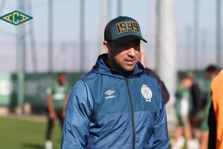 رسميا: الرجاء يعلن تعيين خالد المولهي مدربا مساعدا لمواطنه الشابي