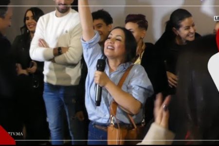 بالزغاريد.. “عكرود” تمازح الجمهور في عرض “وصايا”: الفيلم الجاي موجه للرجال فقط والله يسمح لينا منكم