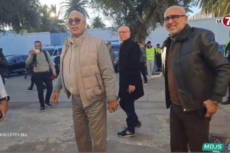 كواليس نهاية ديربي سايس … لحظة مغادرة والي جهة فاس مكناس ورئيس الماص ملعب الحسن الثاني