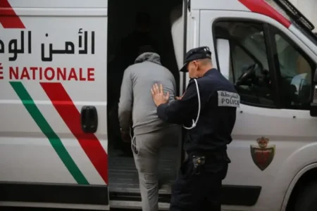 توقيف ثلاثة أشخاص نشروا محتويات عنيفة على مواقع التواصل الاجتماعي